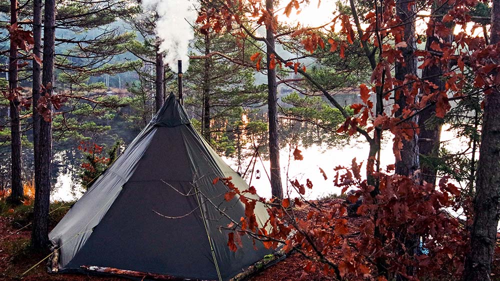 Hot-tent-camping-campfire-cooking-bushcraft