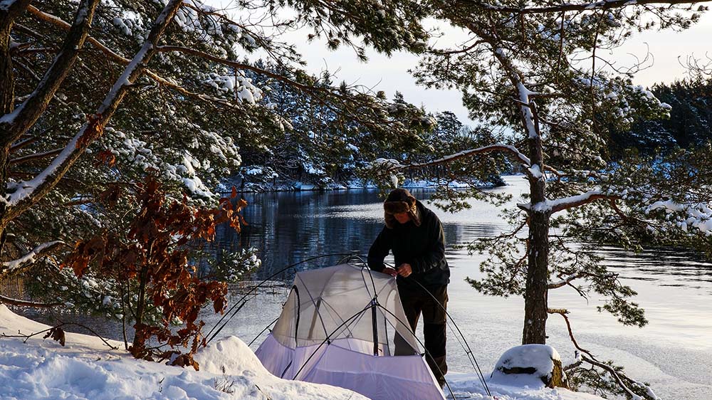 Solo Winter Camping in a Blizzard (2)