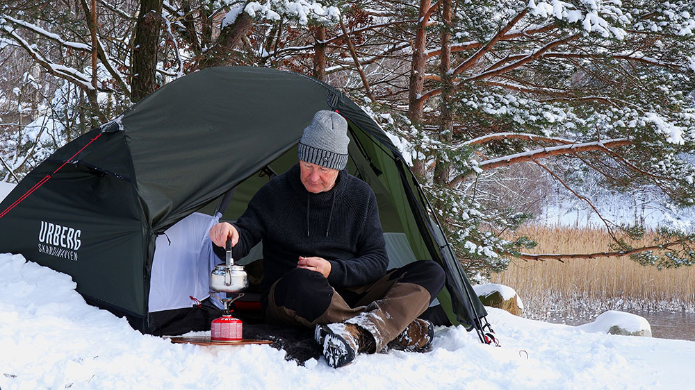 Solo-Winter-Camping-in-a-Blizzard