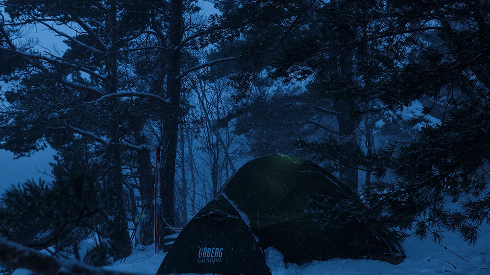 Solo-Winter-Camping-in-a-Blizzard