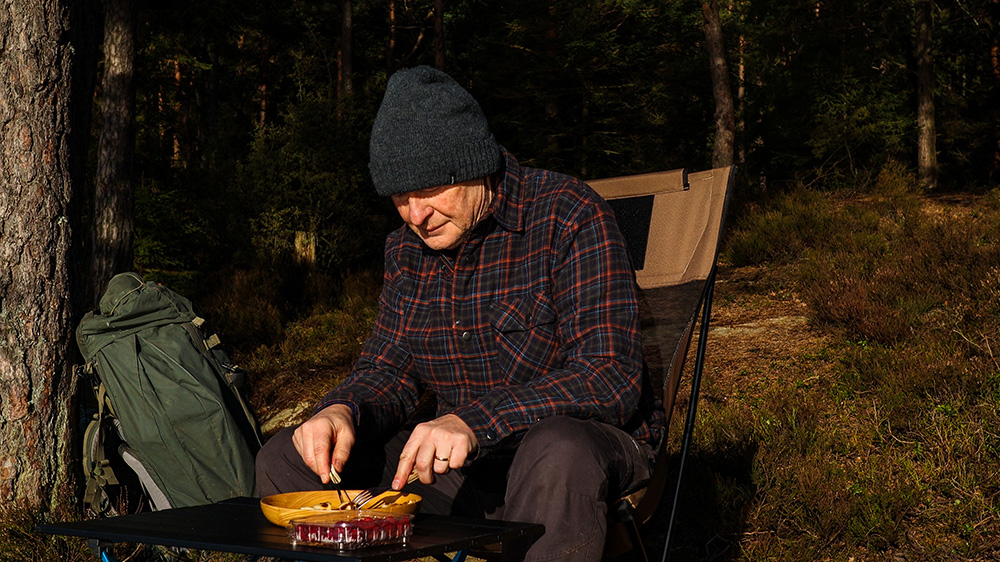 Hot-tent-camping-wood-stove-cooking